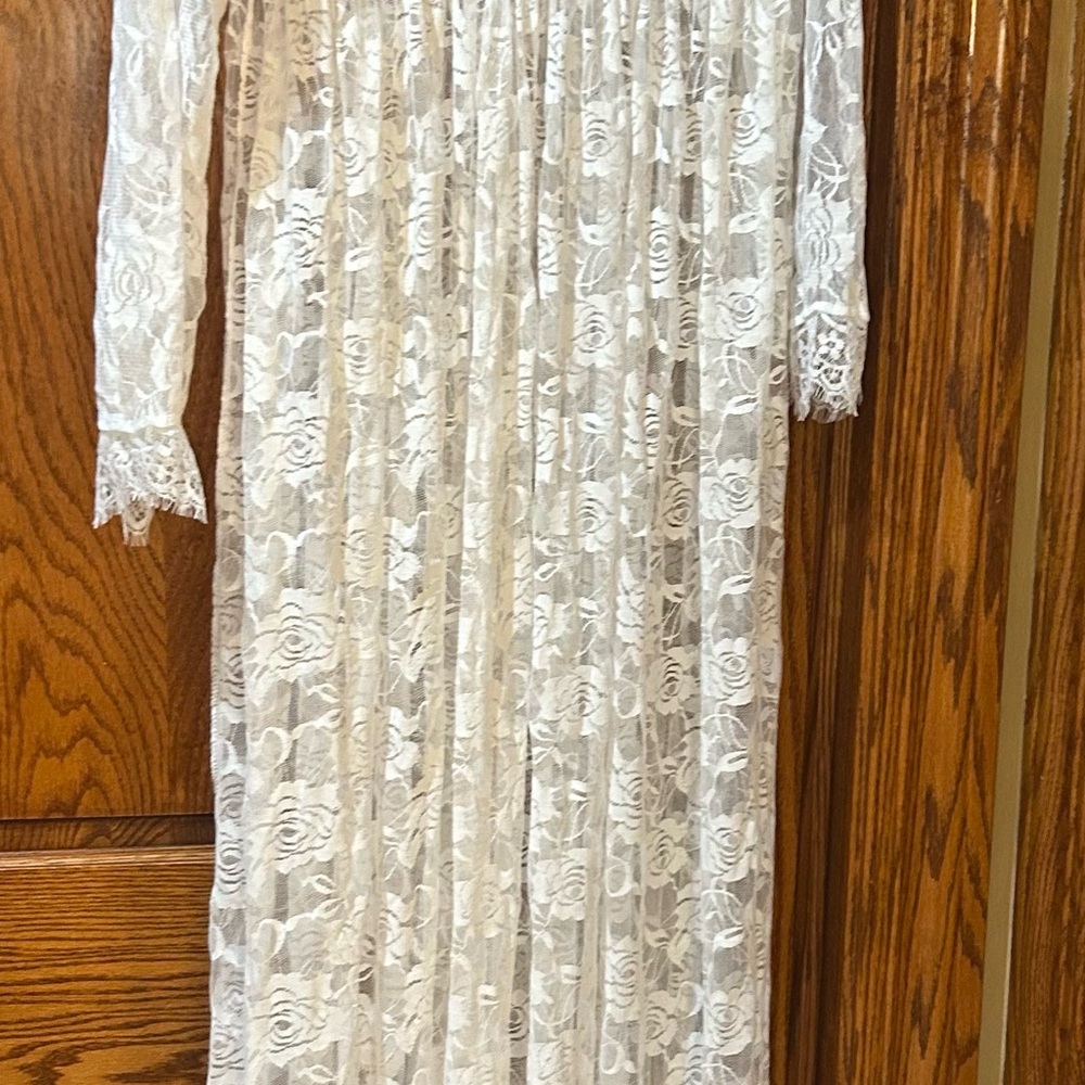 Women's Lace Maxi Dress - Ivory - Picture 5 of 7
